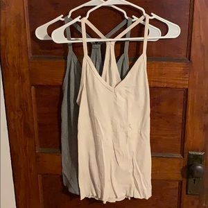 👚 4/$25 Tank Bundle